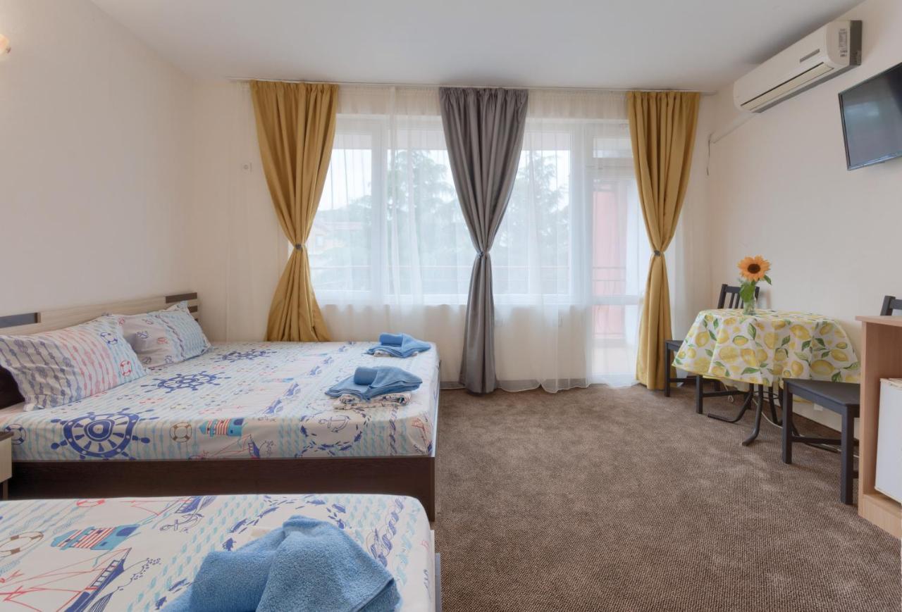 Kazlarov Guest House Kiten  Eksteriør billede